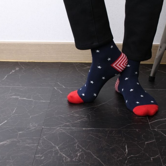 Mens Printed& Patterned Socks | 4 Pair Set - Picture 4 of 5